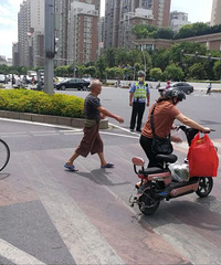 �綯�������е������³����У��½�����������һ����˵