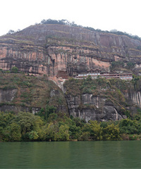 ��������ˮ�ϵ�ϼ���������������ڴ�