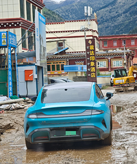 �������յ����·��С��SU7���������Ҳ����죬һ����·���Ǹ�