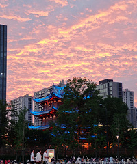 ��b�ϽֵĵƹⲼ��ȷʵ��������������ģ�