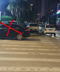 ·���벻ͣ�����򻪳�С��1��6��¥�ܱ�����·�淶ͣ��