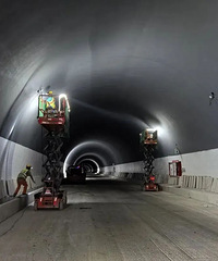 ���ͨ����̨�ݽ�����һ������ͨ���������̨�¸��ٺ��غ�����