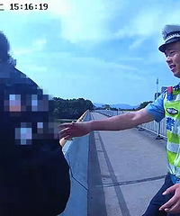 Ů��������������Ѳ�߽�����ǰһ����ס