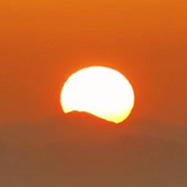 �����۽�