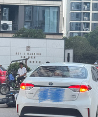 ��Դ��·ѧ��ײ�˸�����С��