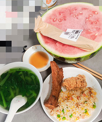 自己烧点,外卖也点点,一个人吃饭!