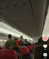 �˿������ϴ�ܣ��Ĵ�����������3�˱��У�2�˷���