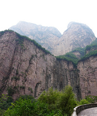 ����ɽѰȤ��ȱ��ˮ�ϣ��Բ����·��