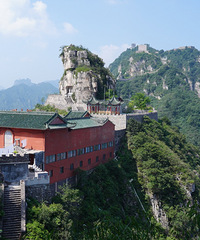 轿顶山记:石阶上的光阴与风