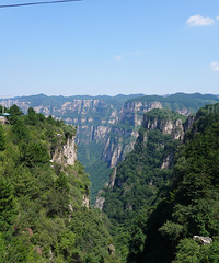 没有云海遮挡,太行的筋骨看得一清二楚
