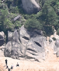 �Ǵ���ɽ���ݱ����ĵ�������ʯ