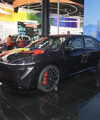 �д��ͳ�������С��SU7�ȾӰ���