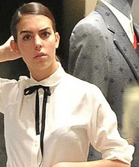 C������������飡ɹ3ǧ����䣬9����2�ޣ��ݳ�Ʒ�����Ϯ��