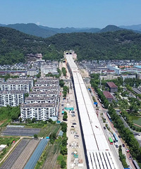 �����������·�ڣ�̨������������ͨ�������½�չ��