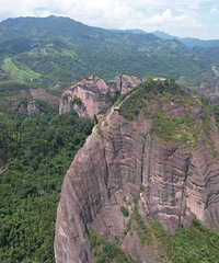 [�μ�]��ľ�嵤ϼ�ǣ���ʯ���Ϯ��֯�ľ���֮��