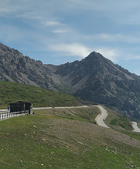 �����·��ѩɽ��������һ��ʮ�����һ��ѩ�������Ӿ�ʢ��