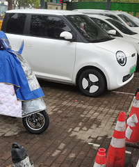 �����ϳ�������ͣ��λ��˽ռ��ʵ��������