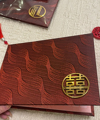 �ƺ�ɫ�������˱�