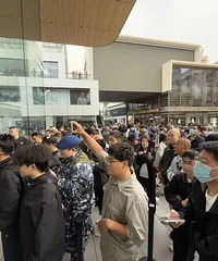 ���գ������ţ��ͷʹ���ֻ������ˡ���