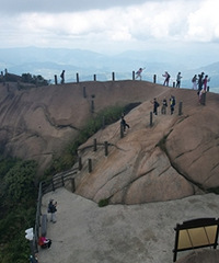 վ�ڹ���̨�ϼ�ĿԶ������Ұ�ر���