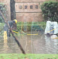 �ߵ�С���ſ�Ҳ��ˮ