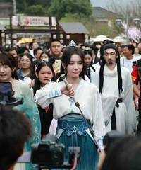 ����ǰ���գ��ٺ�ȫ���οͳ�56.33���˴Σ�