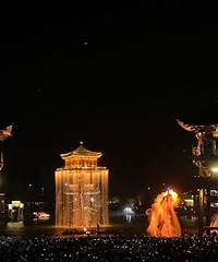 ��2025�μǡ�һ���վ�����������Ů��