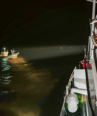 �����洬�������7�δ�δ����1���㣬��Ա�ֻ��ź���ҹͬʱ��ʧ