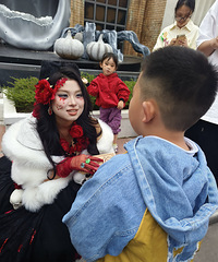 ��Ұ����ҹ����ЩNPC��Ȼ��������ֹ֣��������˰��ݵ�