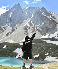 ��ԭѩɽ������ǰ�����д��������һ������