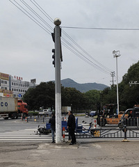 ������ǰ���º��̵Ƶ綯����綯���ֳ���ײ