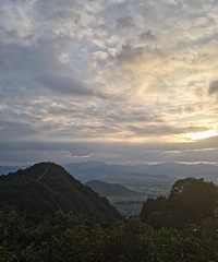 ¶Ӫ���ء�ĺ����Ұ����ɽ���ǹ������۵ף��羰����