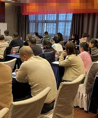 81��·��Ů�����з��г�����������Ը���