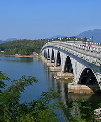 ���������ɽ��������˵�ɫ�壬����ʤ�գ�