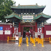 ������ɫ͸����ů