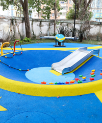 �ڴ���̨������Ϥ����һ��԰����������