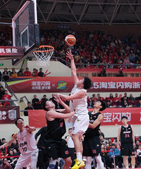 104:83��̨�ݶӺ�ȡ����ʤ