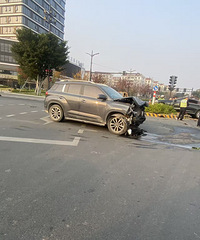 ���˺öཻ����̨����������ײ̫����