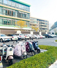 ͬ������ͣ������̨������һ��·ͨ����