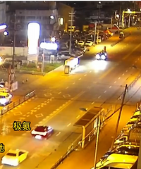 ̨�����������˻��̣��ڳ��е�·������׷��ʻ��