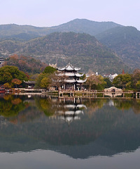 ����Խ��Խ��---�ٺ��ųǹŽ���Ӱ