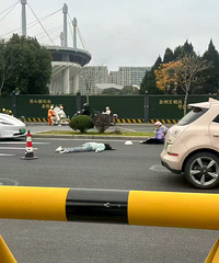 ̨������һ��ƿ����ײ�ɣ�ϣ��СŮ��ƽ����������һ��Ҫע�ⰲȫ