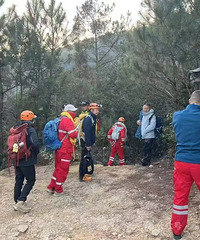 һ�����ڱ���̨��һ���վ��±ڣ������ڴ�ֱ�ұ�����������Сʱ��