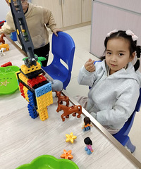 [�п�]����һ���ָ߿Σ���С����а������˵�Լ۱Ȳ���