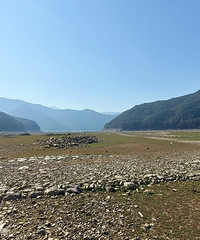 ͽ����᮴壬��С֥�����ֳ�������ˮ��һ·��