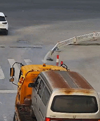 ײ�˻���ʻ���ֳ�������Ҳ�����ݣ�