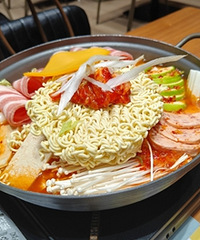 �о��ԵĶ���̼ˮ�����ζ���й��о�