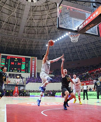 ��л���ԣ��ж�ƴ����̨�ݡ����������¸������ټ�