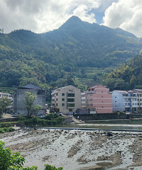 һ����֤ǧ���£����������б�ϲ���������������м���