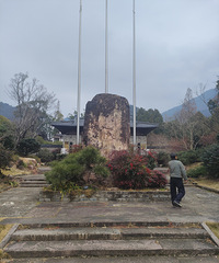 ����������ɽ��˳�����˱����£������Ե�ɽ�ܻ�������